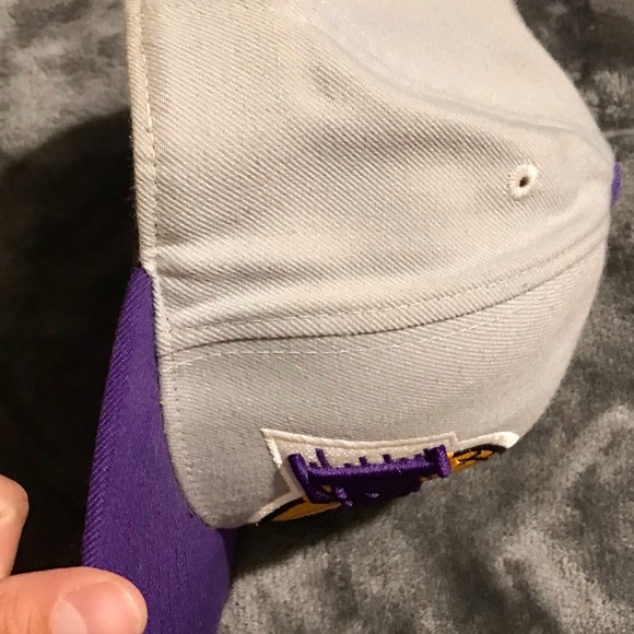 Mitchell and Ness LA Lakers 7 3/8 Fitted WOOL Hat ⭐️💜 - Picture 4 of 10